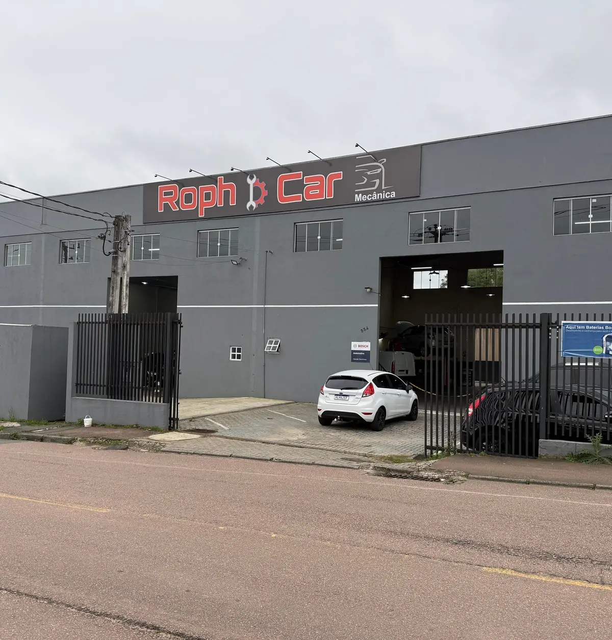 Fachada da Roph Car Mecânica em Fazenda Rio Grande